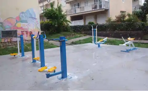 Outdoor fitness zona – sprave za vježbanje